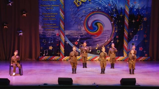 Шоу-группа Карусель, Раз, два, левой, 2018 год, Дагомыс смотреть онлайн