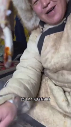 Бараньи отбивные на завтрак, приготовленные на гриле, топящемся сухим навозом :)