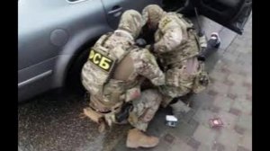 Сотрудники ФСБ задержали трех молодых людей агентов украинских спецслужб