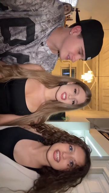 кажется в кадре я лишняя🙈