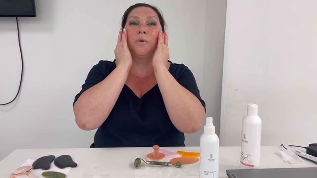 Массаж Гуаша по лицу. Эксперт Инга Геннадьевна Калабина смотреть онлайн