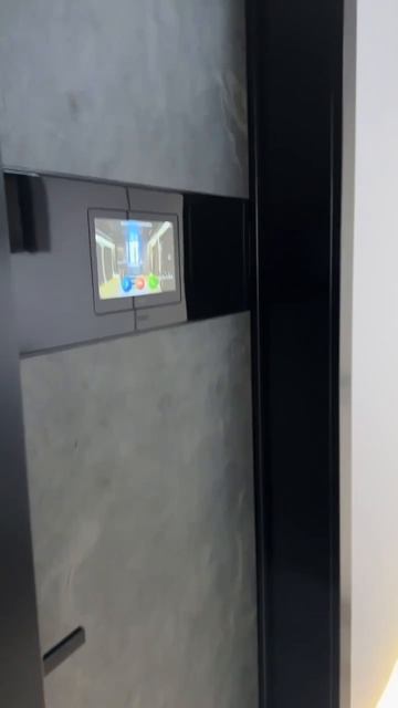 Самый УДОБНЫЙ и БЕЗОПАСНЫЙ дверной глазок! #двери #входнаядверь #видеодомофон смотреть онлайн