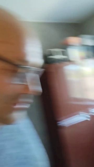 Первый птенец проклюнулся! #летовподмосковье #дача