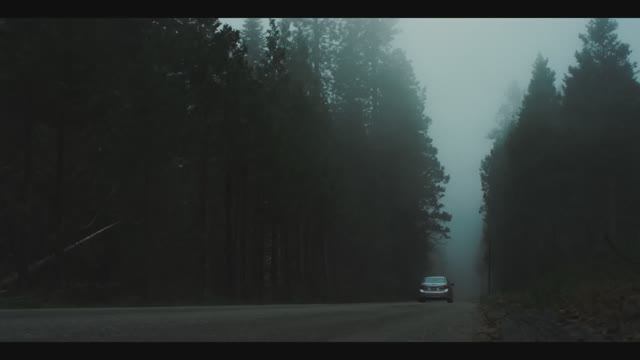 Извне. Петля времени: Загадочное путешествие, из которого невозможно сбежать смотреть онлайн