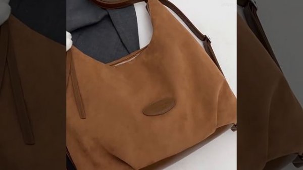 ✅ Женская замшевая сумка-рюкзак 4038 купить оптом | «Сумкины Будни» sumkinybudnu.ru ⭐️⭐️⭐️⭐️⭐️