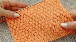 Несложный ажурный узор спицами.