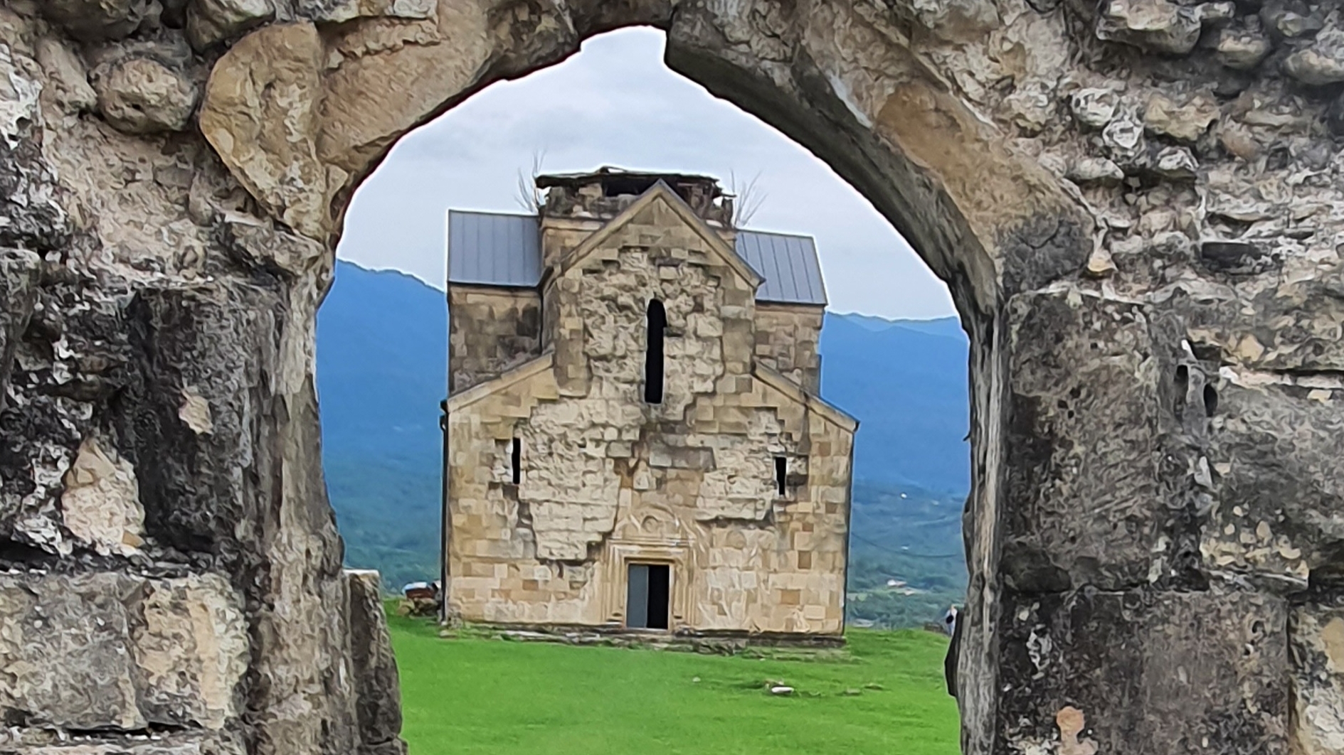 Бедийский собор — средневековый православный храм Абхазии. Пример грузинской архитектуры X века. смотреть онлайн
