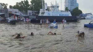 В Севастополе жёсткий ливень и потоп.