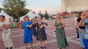 А над рекой...