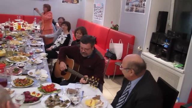 Сергей Земский поет свои песни смотреть онлайн