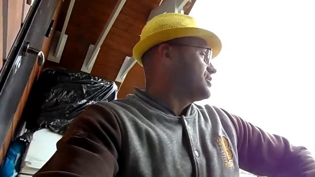 Родители инспектируют стройку, а мы копаем траншею.(2020 г.)