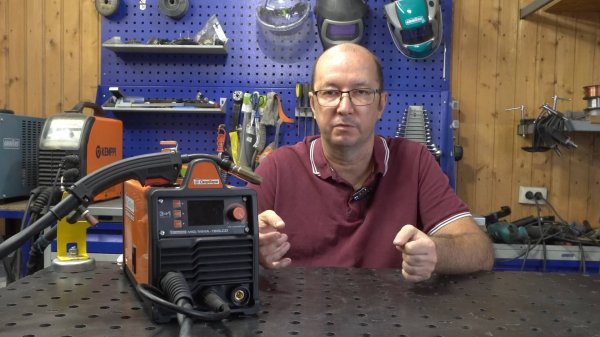 Бюджетный полуавтомат СварБери MIG/MMA-160LCD