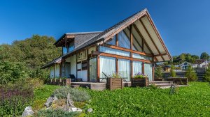 ДОМ С ОЗЕРОМ КП "ПОЗИТИВ" В БЛИЗОСТИ ОТ ГОРНОЛЫЖНЫХ КУРОРТОВ