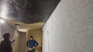 Красим потолок из OSB внутри морского контейнера.