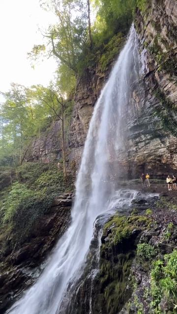 Абхазия, водопад Великан (Гигант), а по-абхазски Адау (середина сентября, ОСЕНЬ-2025) смотреть онлайн