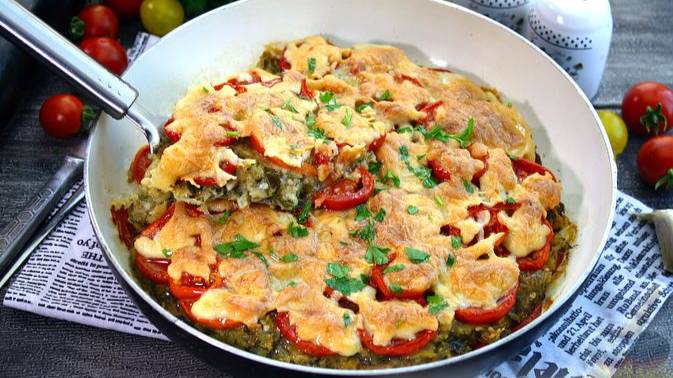 Под сырной корочкой. БАКЛАЖАНЫ С ПОМИИДОРАМИ И СЫРОМ