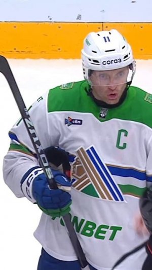 ОПЯТЬ ПОСТОРОННИЙ ПРЕДМЕТ НА ЛЬДУ 🤬🤯 #КХЛ