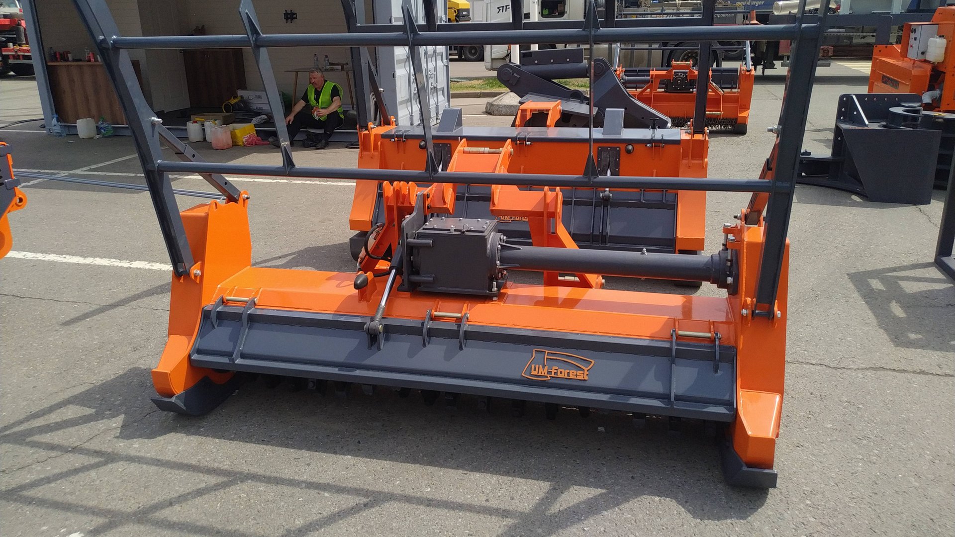 Мульчер UM-Forest с ротором 370 мм с фиксированными зубьями
