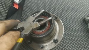 Меняем задний ступичный подшипник на гранте самостоятельно.