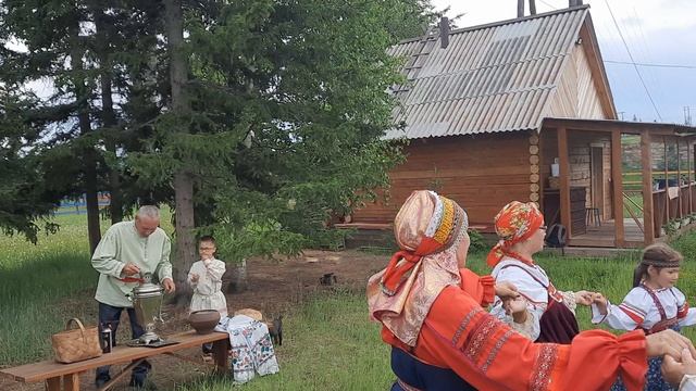"В хороводе были мы". Поет ансамбль "Реченька" из с. Синск. Июнь 2021 года смотреть онлайн