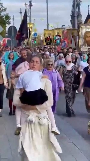 ТАКОГО НЕ БЫЛО С 1918 ГОДА МОСКВА 2025 КРЕСТНЫЙ ХОД ПРОСЫПАЕТСЯ МАТУШКА РУСЬ .