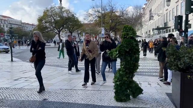 I scared the life out of them. Bushman Prank Portugal смотреть онлайн