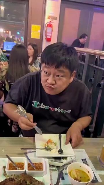 Когда привык есть палочками 🥢