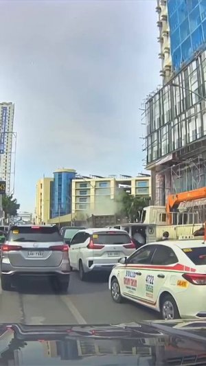 Это они так мусор грузят?