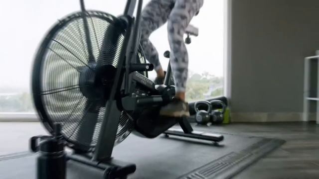 Велотренажер ASSAULT AirBike Pro. Видеообзор. смотреть онлайн