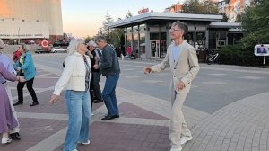 А ты живёшь на четвёртом этаже... 19.09.25...