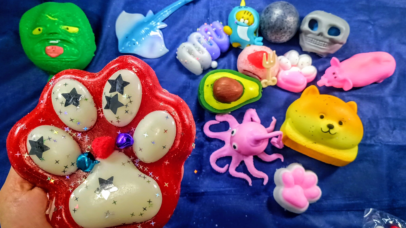 АСМР Сквиши и антистрессы 💥 жмякаю сквиши ТАБА лапки 🐾 приятные звуки АСМР 🥰 смотреть онлайн