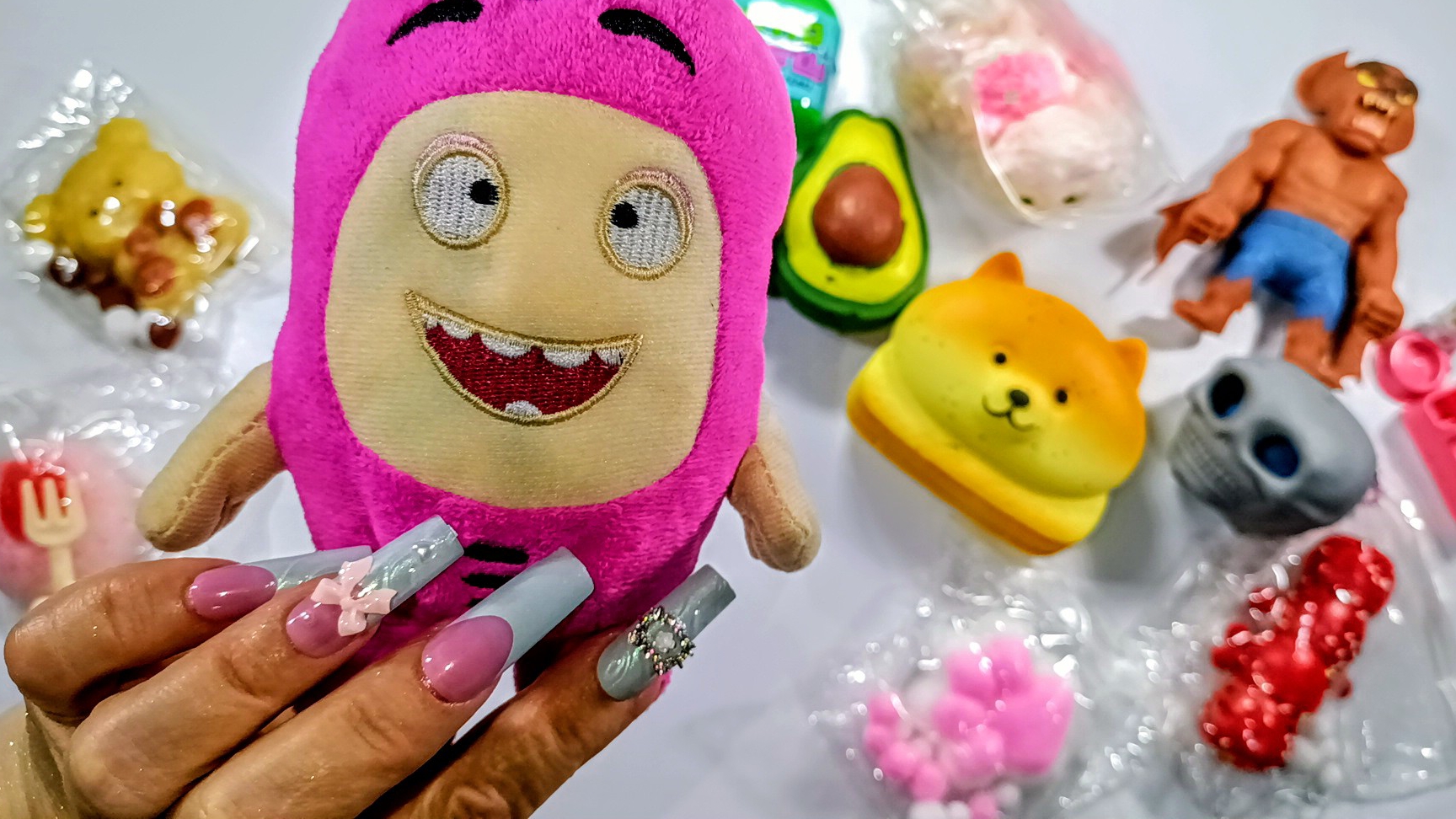 АСМР РАСПАКОВКА сквишей и антистрессы 🥰 ТАБА лапки 🐾 приятные звуки АСМР сквишей 😍 смотреть онлайн