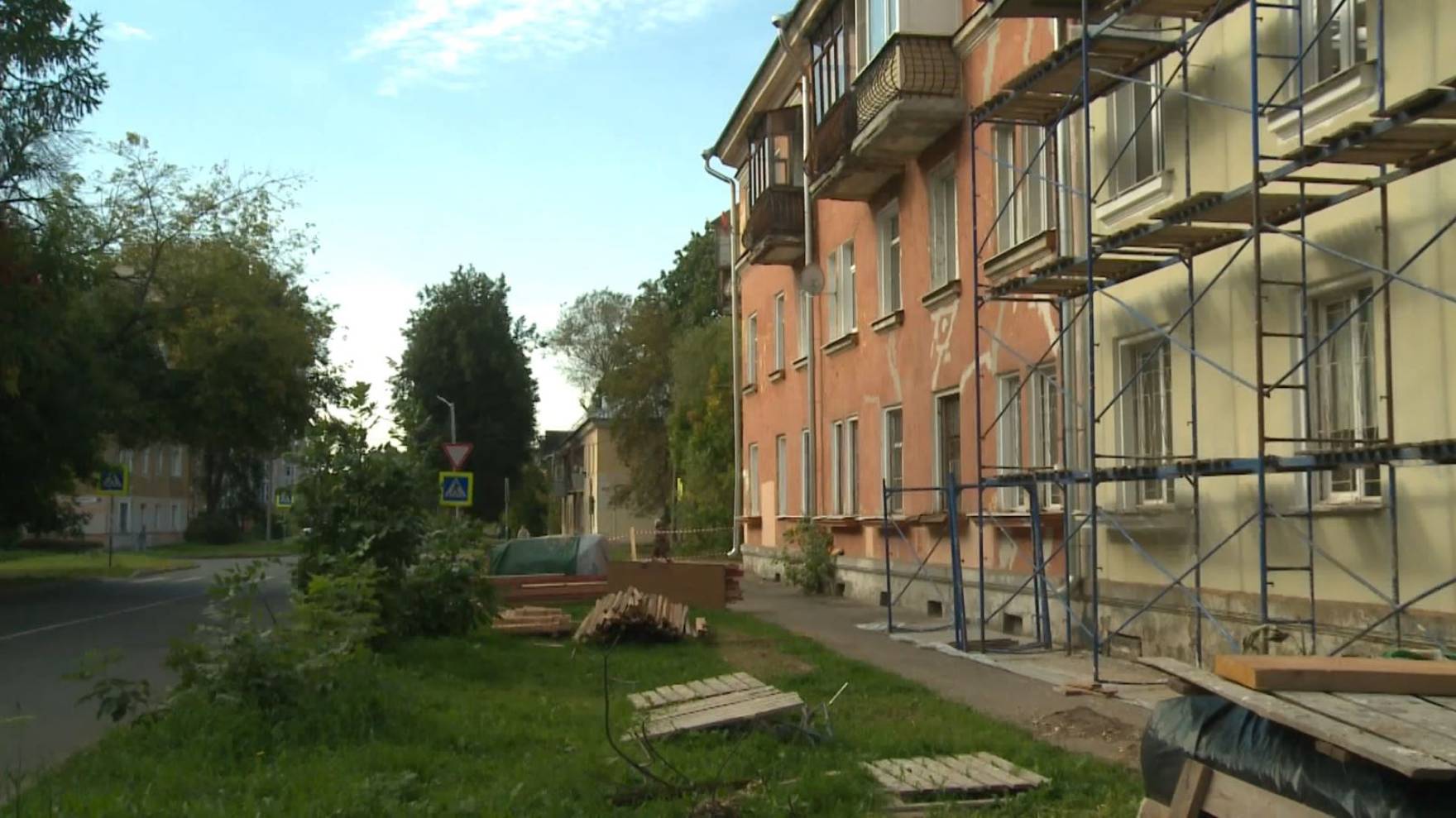 Правительство региона выделило 200 млн рублей на капремонт крыш смотреть онлайн