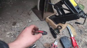 Меняю тормозные колодки и смазку в ступичных подшипниках ваз 2107.