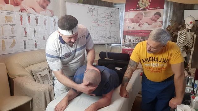 Мануальные правки в позе сфинкса. Обучение Мануальной Терапии от Олега Гудвина в Академии Альфа-ТОП. смотреть онлайн