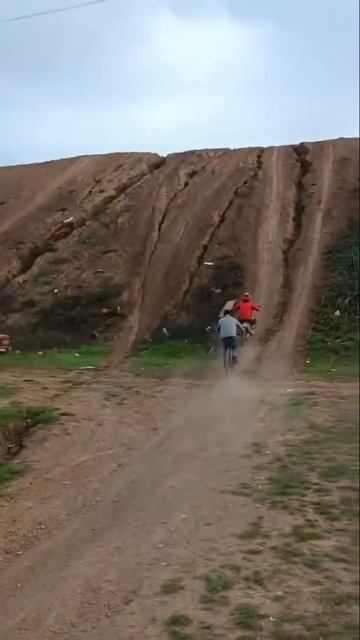 Когда очень хочешь подняться в горку, но нет эндурика смотреть онлайн