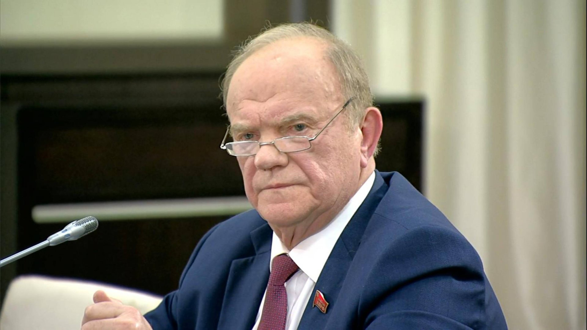 Г.А. Зюганов на встрече с В.В. Путиным обострил вопросы роста цен, проблемы авиации и сельхозмашинос смотреть онлайн