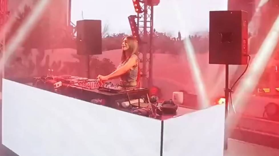 KRISMI - Live DJ Mix Progressive House & Melodic Techno IBIZA BEACH CLUB смотреть онлайн