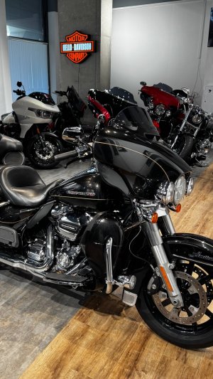 2017 HD Electra Glide Limited Black Tempest