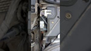 Как добраться блоку предохранителей Renault megane 2