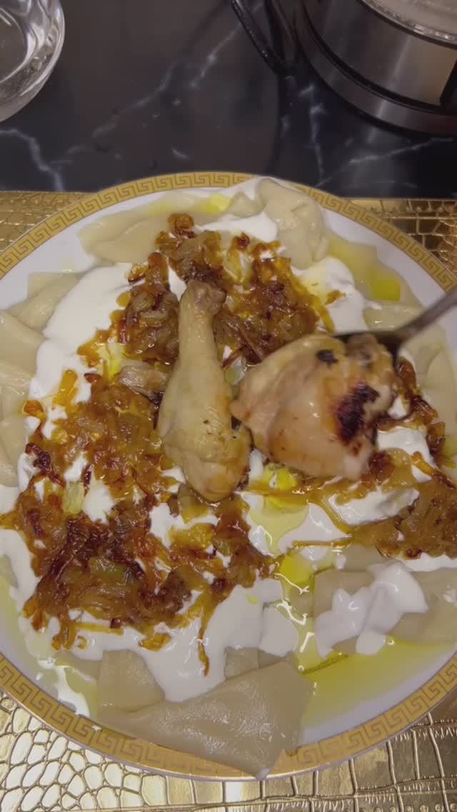 Азербайджанский хинкали с жареным луком и с курицей