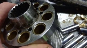 Разрушение поршней гидронасоса МКРН 063234 минипогрузчика МКСМ 800 Ковров-Гидравлика