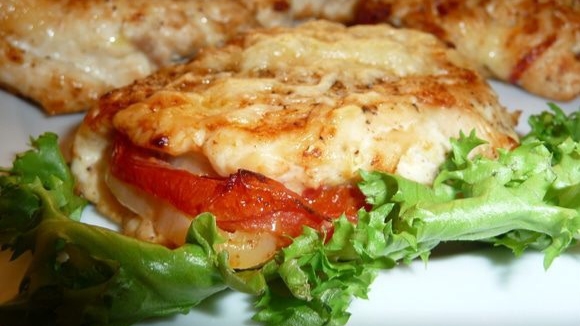 КОНВЕРТИКИ КУРИНЫЕ С СЫРОМ смотреть онлайн