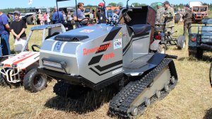 Гусеничный трактор - снегоход