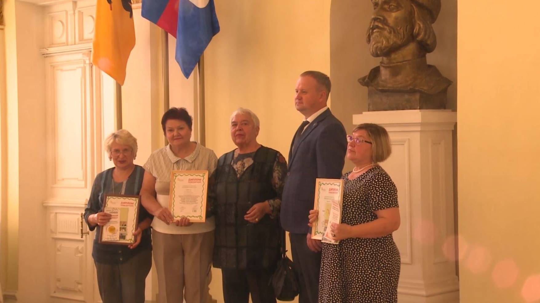 В областном центре наградили победителей конкурса «Ярославль в цвету» смотреть онлайн