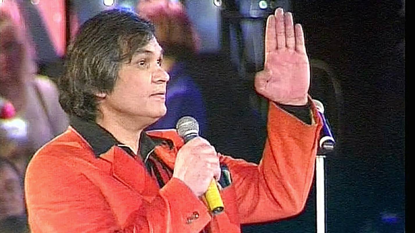 "Вы говорили,что НА-НА не выступает в ночных клубах,но сейчас это не так.Что, НА-НА так подешевели смотреть онлайн