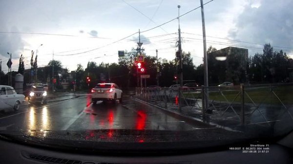 Дороги Перми после урагана затопило Бульвар Гагарина и Куйбышева Пермь 2021 ROADCONTROL159