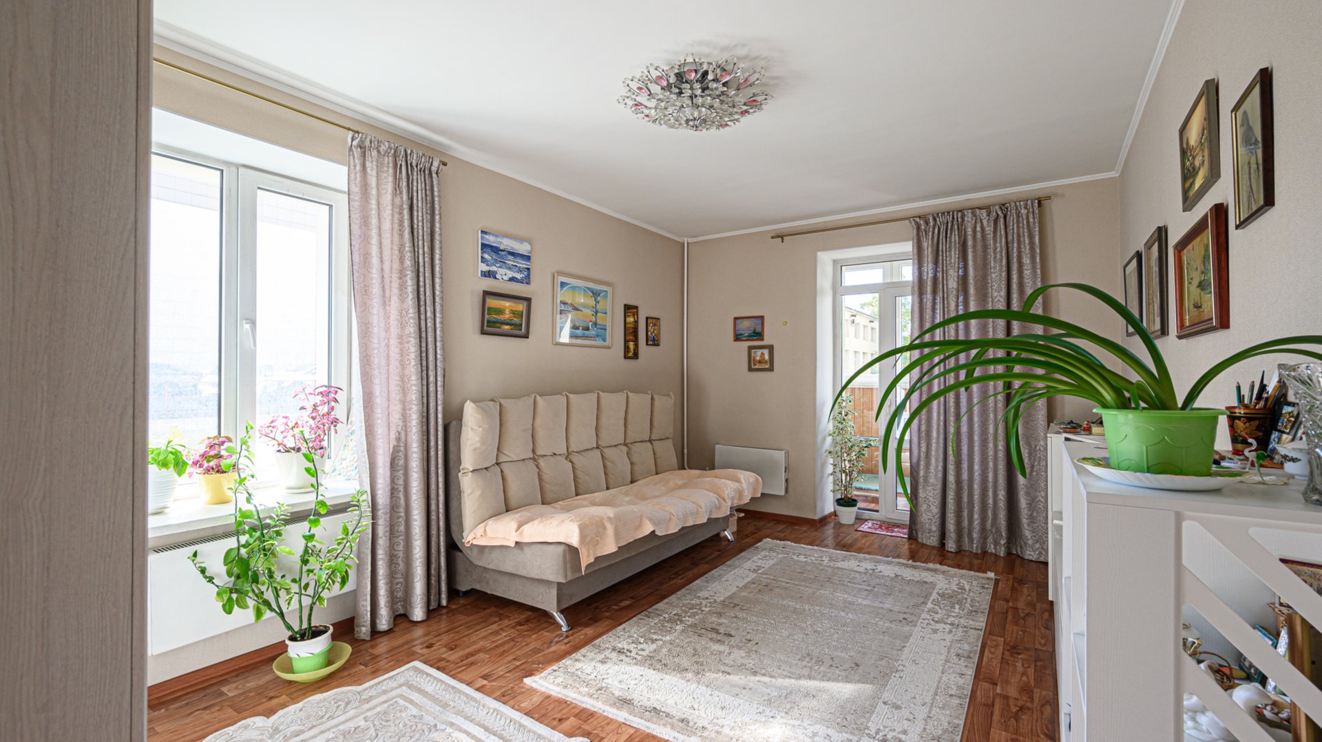 Адриена Лежена, 29 смотреть онлайн