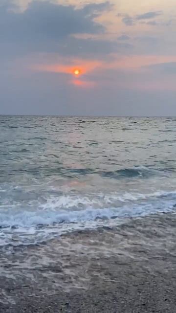 Осенний сентябрьский морской закат из Абхазии в бархатный сезон 2025 года смотреть онлайн