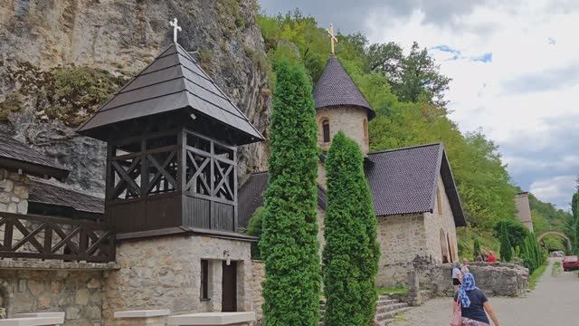 ☦️ 🇷🇸 манастир Куманица (4K 60 fps) смотреть онлайн